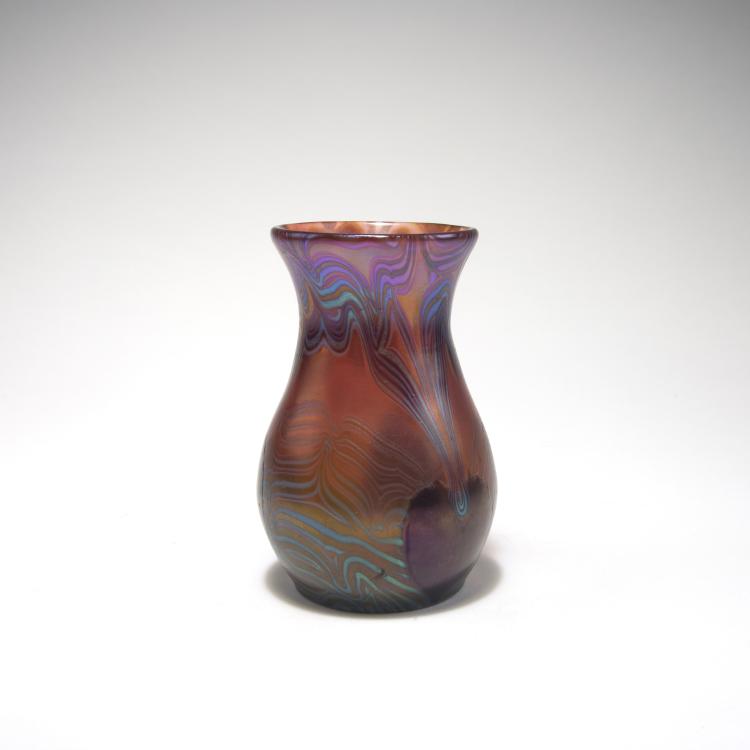 Bild 1 zu Objekt, Kleine Vase mit Herzen, 1902, L&ouml;tz Wwe., Klosterm&uuml;hle, 126 335