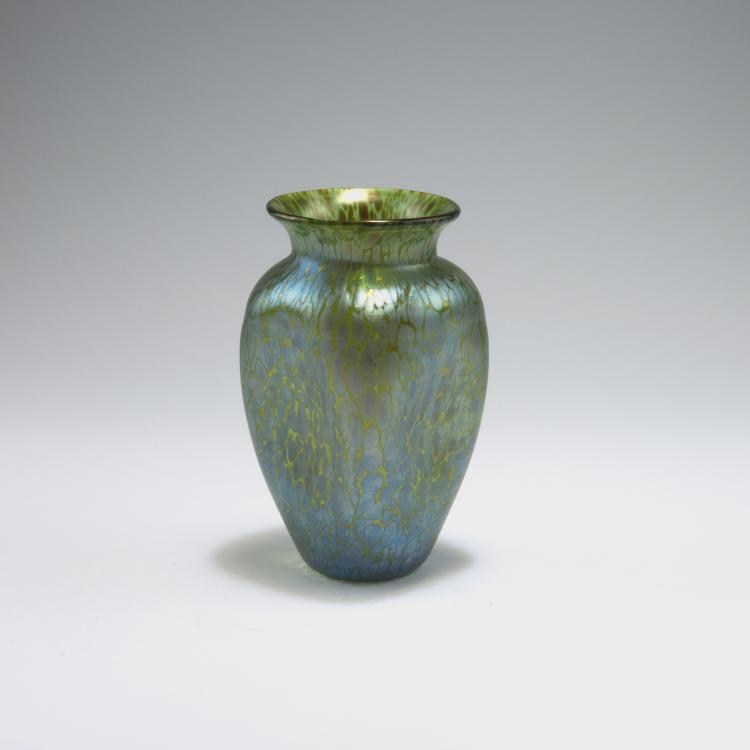 Hauptbild zu Objekt, Papillon-Vase, 1900, L&ouml;tz Wwe., Klosterm&uuml;hle, 126 322