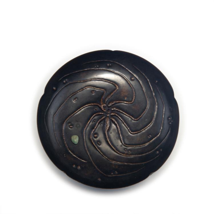 Hauptbild zu Objekt, Schale mit Seespinne, um 1906, Ludwig Vierthaler, Winhart, J., M&uuml;nchen (zugeschrieben), 126 618