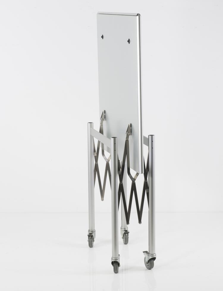 Bild 2 zu Objekt, 'Scissors table', 2001, Benjamin Thut, Thut M&ouml;bel, M&ouml;riken, 127B 589