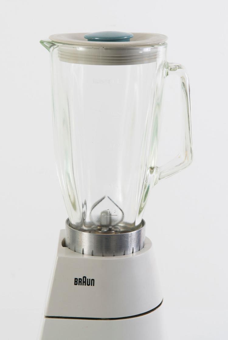 Bild 2 zu Objekt, K&uuml;chenmaschine 'KM 32', 1964, Gerd Alfred M&uuml;ller, Braun, K&ouml;nigstein, 128B 392