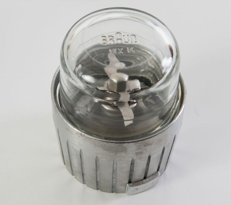 Bild 5 zu Objekt, K&uuml;chenmaschine 'KM 32', 1964, Gerd Alfred M&uuml;ller, Braun, K&ouml;nigstein, 128B 392