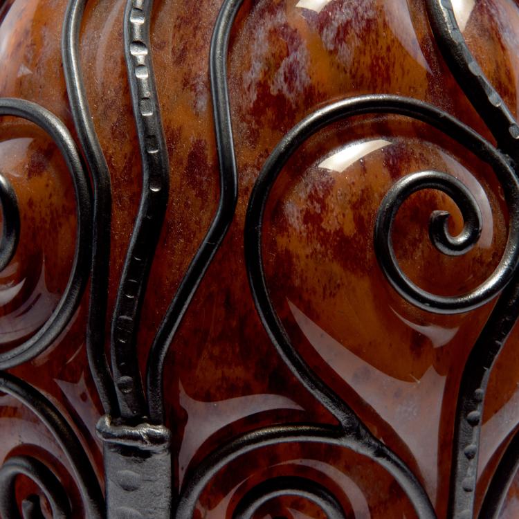 Bild 2 zu Objekt, Gro&szlig;e Vase 'Verre de Jade' mit Eisenmontierung von Louis Majorelle, 1920er Jahre, Daum Fr&egrave;res, Nancy, 126 106