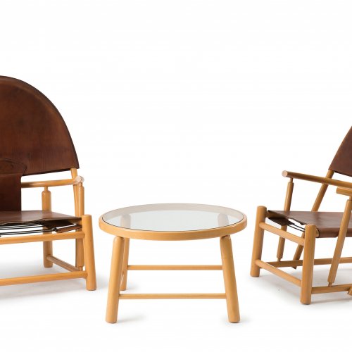 Two 'G23' armchairs and a side table, 1974