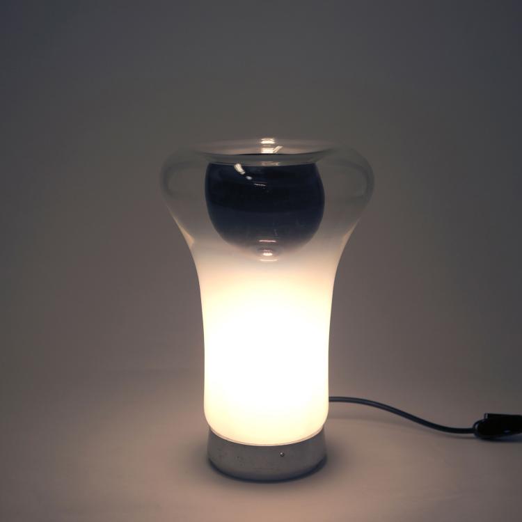 Bild 1 zu Objekt, Tischleuchte 'Saffo', 1966/67, Angelo Mangiarotti, Artemide, Mailand, 127A 172