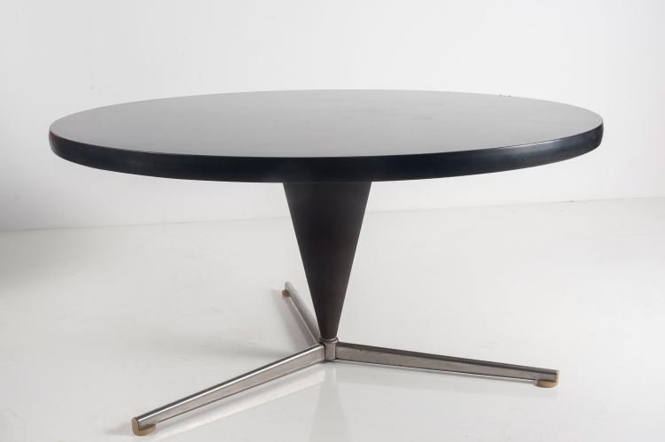 Bild 1 zu Objekt, Two 'Wire Cone' chairs and a 'cone' table, 1958, Verner Panton, Plus Linje, Kopenhagen, 127B 425