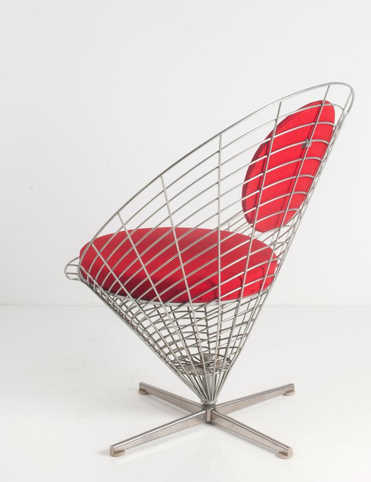 Bild 3 zu Objekt, Two 'Wire Cone' chairs and a 'cone' table, 1958, Verner Panton, Plus Linje, Kopenhagen, 127B 425