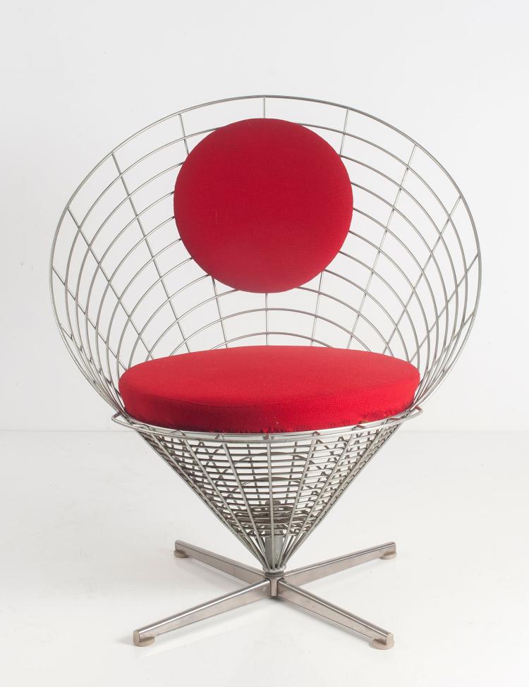 Bild 5 zu Objekt, Two 'Wire Cone' chairs and a 'cone' table, 1958, Verner Panton, Plus Linje, Kopenhagen, 127B 425