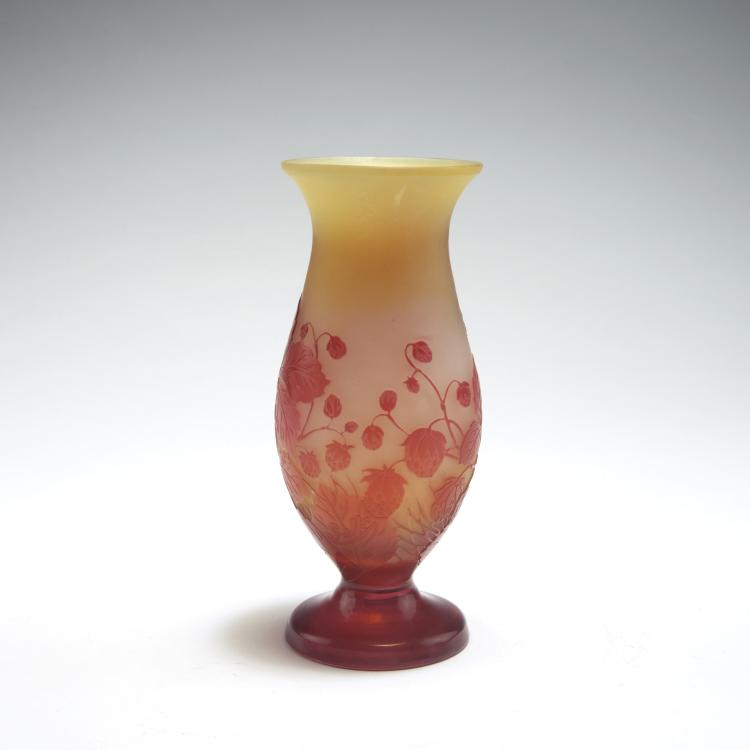 Bild 1 zu Objekt, Pokal 'Fraises', 1920er Jahre, Gall&eacute;, Emile, Nancy, 126 189