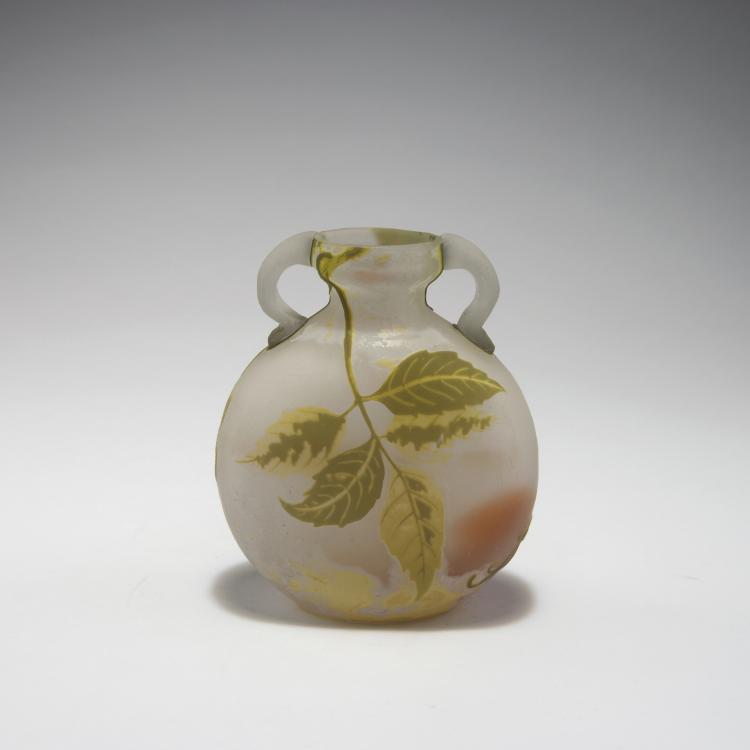 Bild 1 zu Objekt, Henkelvase 'Erable &agrave; feuilles de fr&ecirc;ne', 1904-06, Gall&eacute;, Emile, Nancy, 126 149