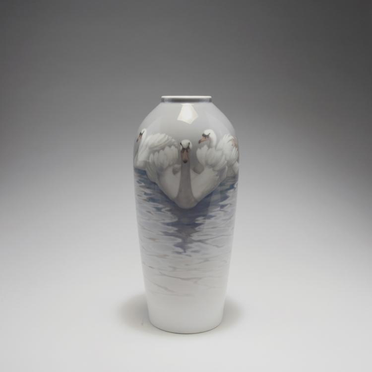 Hauptbild zu Objekt, Vase 'Schw&auml;ne', um 1902, Bing & Gr&ouml;ndahl, Kopenhagen, 126 936