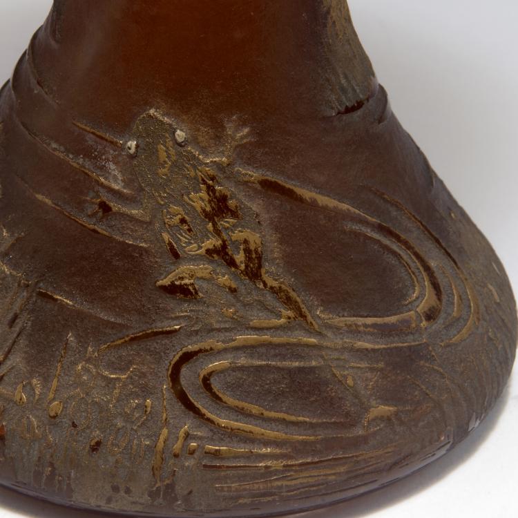 Bild 2 zu Objekt, Gro&szlig;e Vase 'Iris, Grenouille et Corbeau', 1901, Daum Fr&egrave;res, Nancy, 126 40