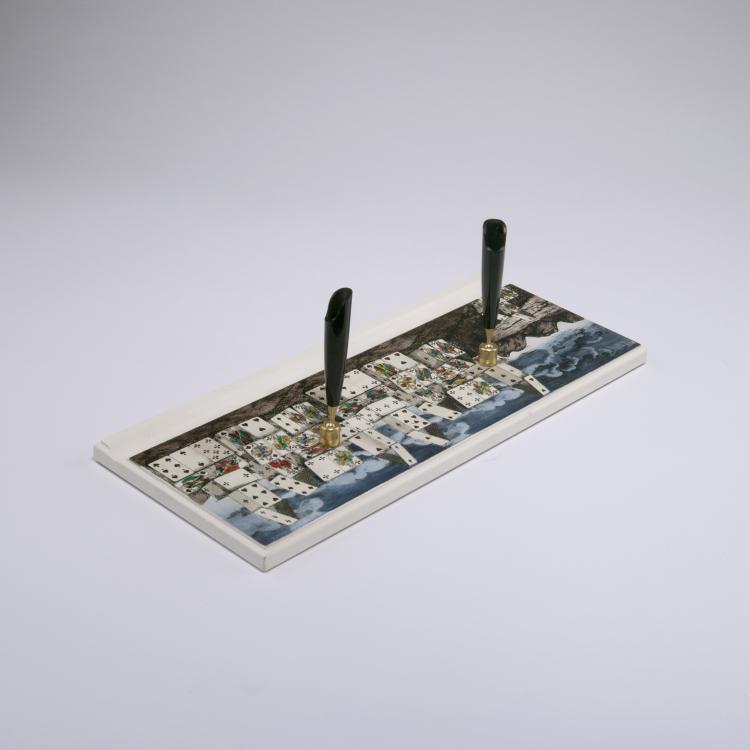 Bild 1 zu Objekt, 'Citt&agrave; di Carte' penholder, 2000, Barnaba Fornasetti, Fornasetti, Mailand, 127A 270