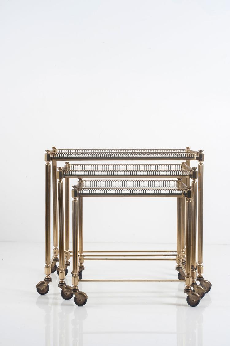Bild 1 zu Objekt, Three nesting tables, 1950s, Maison Bagu&egrave;s, Paris, 127B 364
