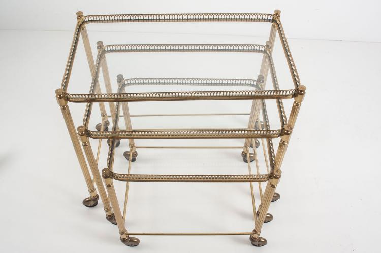 Bild 2 zu Objekt, Three nesting tables, 1950s, Maison Bagu&egrave;s, Paris, 127B 364