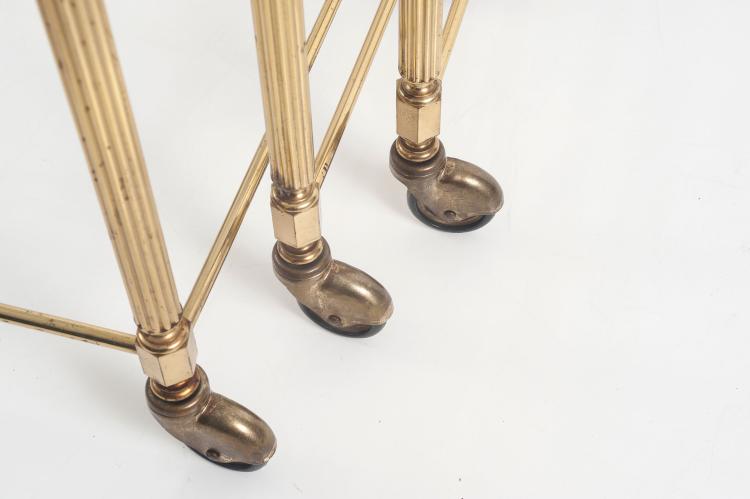 Bild 3 zu Objekt, Three nesting tables, 1950s, Maison Bagu&egrave;s, Paris, 127B 364