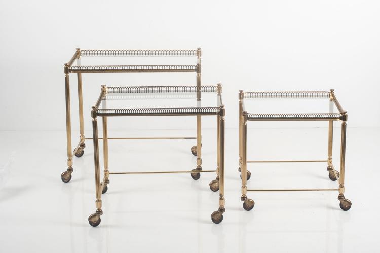 Bild 4 zu Objekt, Three nesting tables, 1950s, Maison Bagu&egrave;s, Paris, 127B 364