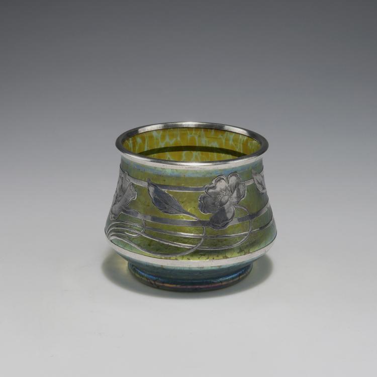 Hauptbild zu Objekt, Papillon-Vase mit Silberauflage, um 1900, L&ouml;tz Wwe., Klosterm&uuml;hle, 126 361