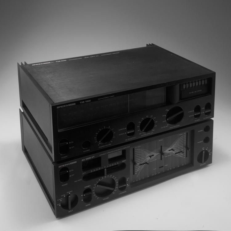 Bild 1 zu Objekt, 'TXS 1000' radio and 'AX 3500 VT' amplifier, 1978 , Mario Bellini, Brionvega, Mailand, 127A 252