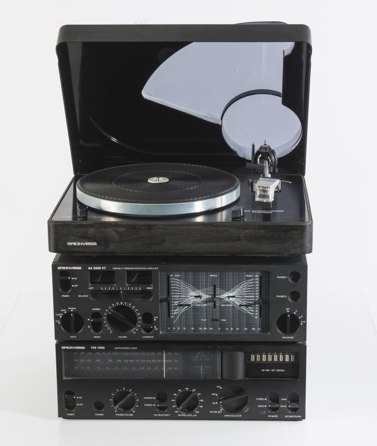 Bild 3 zu Objekt, 'TXS 1000' radio and 'AX 3500 VT' amplifier, 1978 , Mario Bellini, Brionvega, Mailand, 127A 252