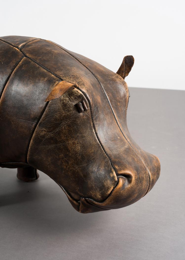 Bild 1 zu Objekt, Foot stool 'hippo', 1960/70s, Dimitri Omersa, Omersa & Co., Lincolnshire; Vertrieb: Abercrombie & Fitch, USA ; Svenskt Tenn, Stockholm, 127B 524