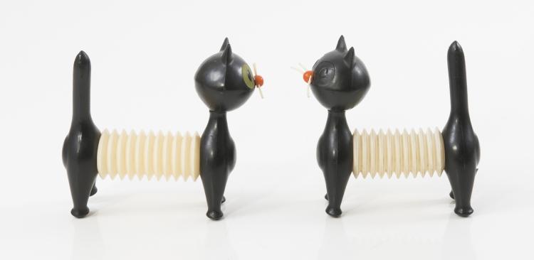 Bild 1 zu Objekt, Two Toy Cats, 1963, Libuse Niklov&agrave;, Fatra Napajedla, Tschechische Republik, 127B 538