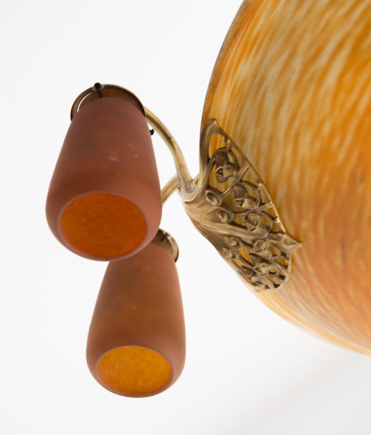 Bild 3 zu Objekt, Large 'Sagittaire' ceiling light, mounting by Louis Majorelle, 1904-10, Louis Majorelle, Daum Fr&egrave;res, Nancy, 129 44