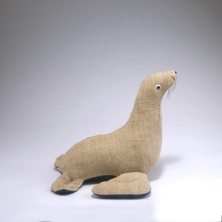 Bild 1 zu Objekt, Seal, 1971, Renate M&uuml;ller, Leven KG, H. Josef, Sonneberg, 127B 535