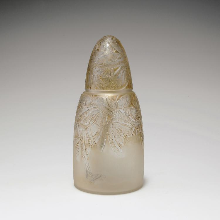 Hauptbild zu Objekt, 'Papillons' lamp berger, 1920s, Lalique, Ren&eacute;, Wingen-sur-Moder, 129 220