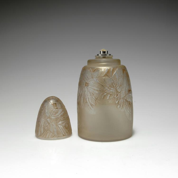 Bild 1 zu Objekt, 'Papillons' lamp berger, 1920s, Lalique, Ren&eacute;, Wingen-sur-Moder, 129 220