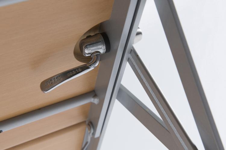 Bild 2 zu Objekt, 'Scalandrino' shelf, 1996, Achille Castiglioni, Zanotta, Nova Milanese, 127A 274