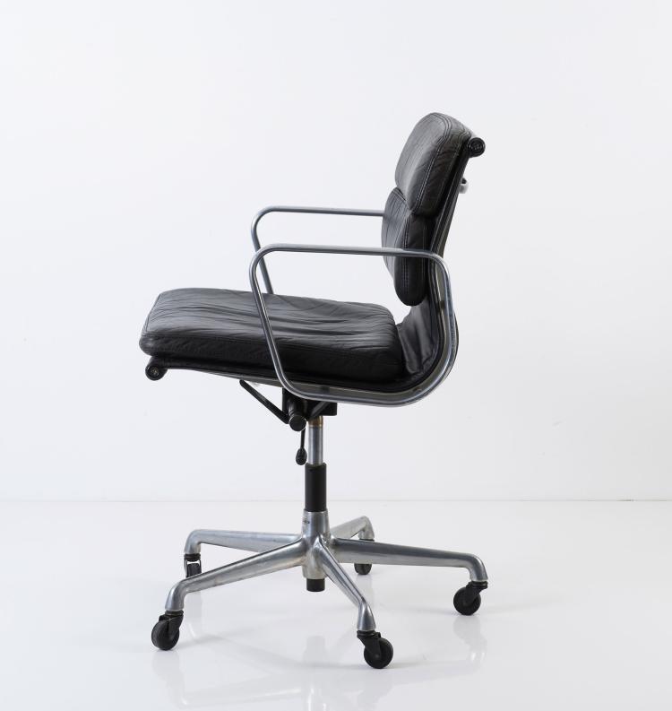 Bild 1 zu Objekt, 'Soft Pad' armchair, 1969, Miller, Herman, Zeeland, 127B 505