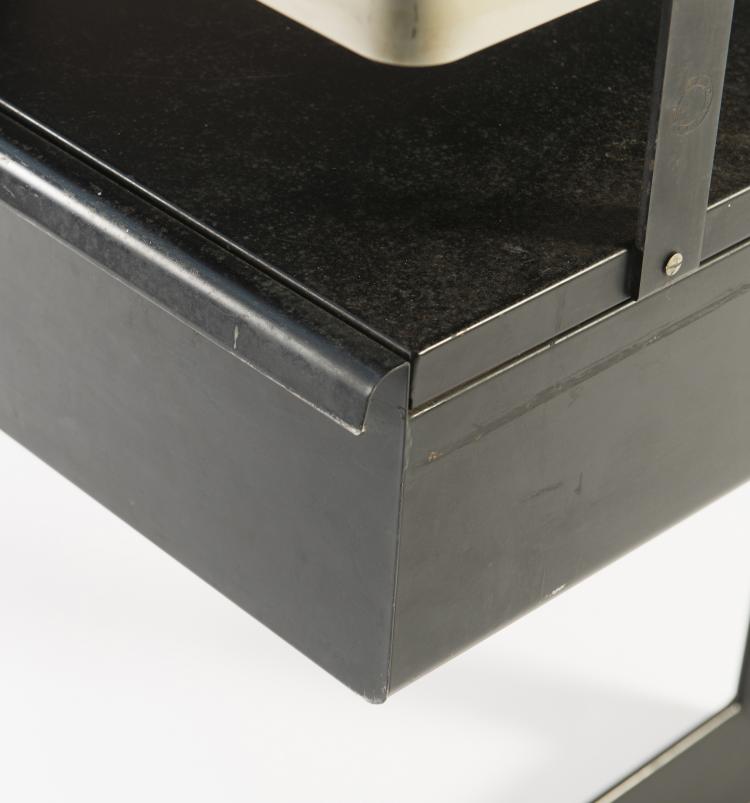 Bild 2 zu Objekt, Teacher's Desk, c1954, Friso Kramer, Ahrend Cirkel, Den Haag, 128B 309