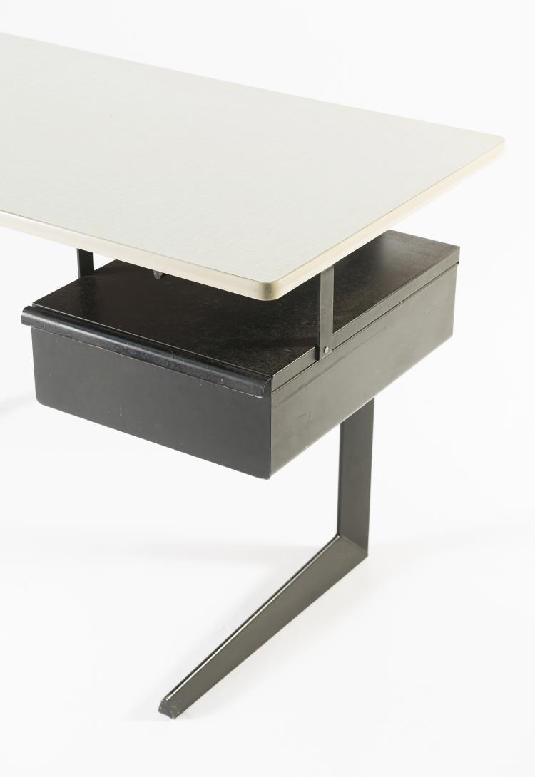 Bild 3 zu Objekt, Teacher's Desk, c1954, Friso Kramer, Ahrend Cirkel, Den Haag, 128B 309