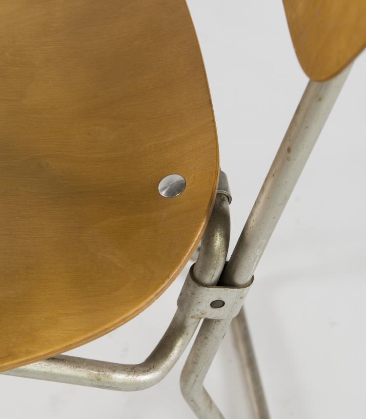 Bild 5 zu Objekt, Zw&ouml;lf Klappst&uuml;hle 'Aluflex', 1951, Armin Wirth, Zieringer, Philip, Metallwerke, Schweiz, 128B 297