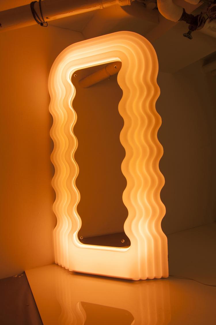 Bild 2 zu Objekt, 'Ultrafragola' mirror, 1970, Ettore Sottsass, Poltronova, Pistoia, 131A 163