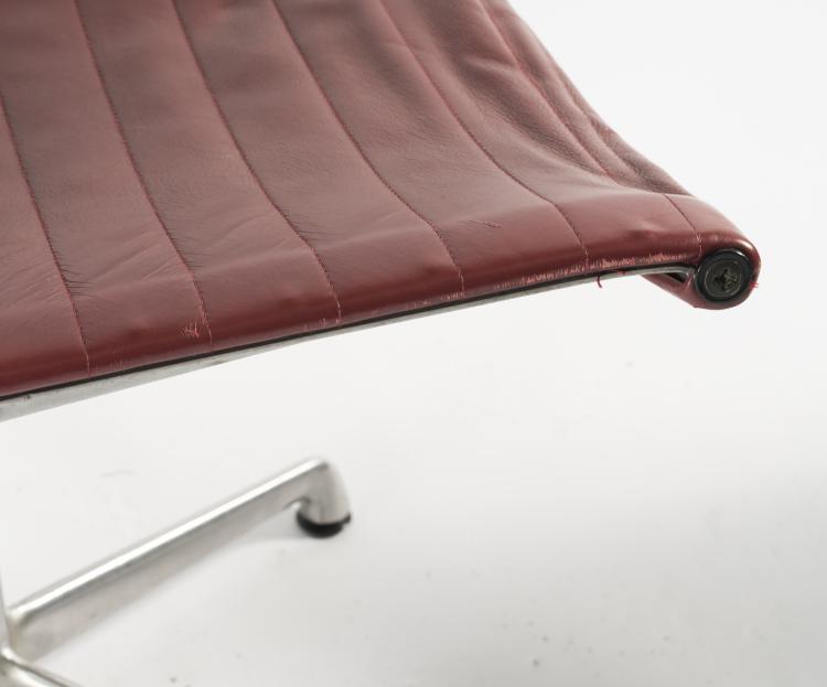 Bild 3 zu Objekt, Sechs St&uuml;hle aus der 'Aluminium Group'-Serie, 1958, ICF, Cadsana, 128B 341