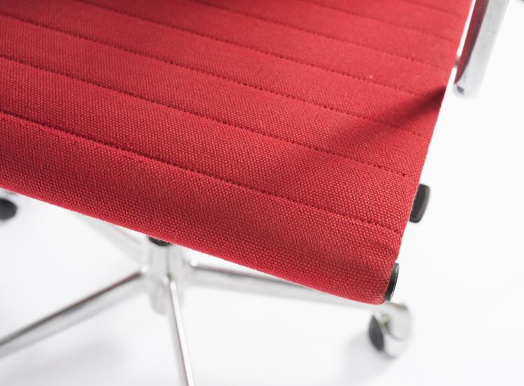 Bild 2 zu Objekt, Zwei Armlehnst&uuml;hle aus der 'Aluminium Group'-Serie, 1958, ICF, Cadsana, 128B 342