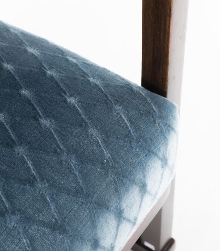 Bild 6 zu Objekt, Dreiteilige Sitzgarnitur, zwei Armlehnst&uuml;hle und ein Zweiersofa, sog. 'Halbmondgarnitur', 1911, Josef Hoffmann, Kohn, J. & J., Wien, 130A 7