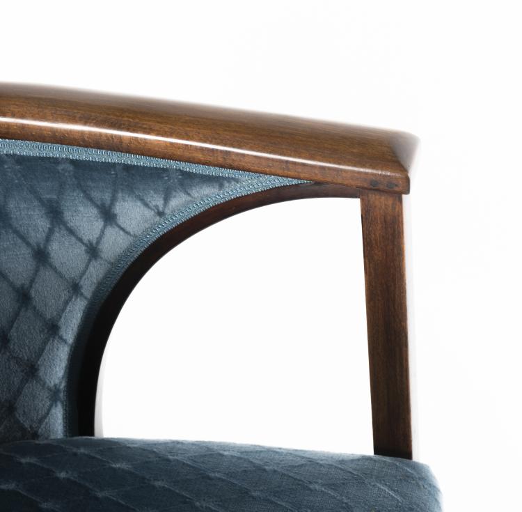 Bild 9 zu Objekt, Dreiteilige Sitzgarnitur, zwei Armlehnst&uuml;hle und ein Zweiersofa, sog. 'Halbmondgarnitur', 1911, Josef Hoffmann, Kohn, J. & J., Wien, 130A 7