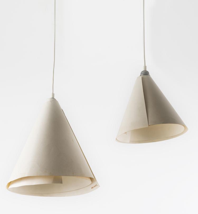 Bild 1 zu Objekt, Zwei H&auml;ngeleuchten 'WillyDilly', 1983, Ingo Maurer, Design M Ingo Maurer, M&uuml;nchen, 128B 505