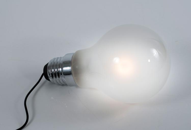 Bild 1 zu Objekt, 'Thomas Alva Edison' floor lamp, 1979, Ingo Maurer, Design M Ingo Maurer, M&uuml;nchen, 128B 500