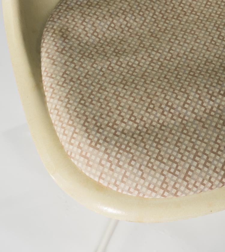 Bild 1 zu Objekt, Vier St&uuml;hle auf 'LaFonda'-Gestell, um 1961, Vitra, Weil am Rhein, 128B 434