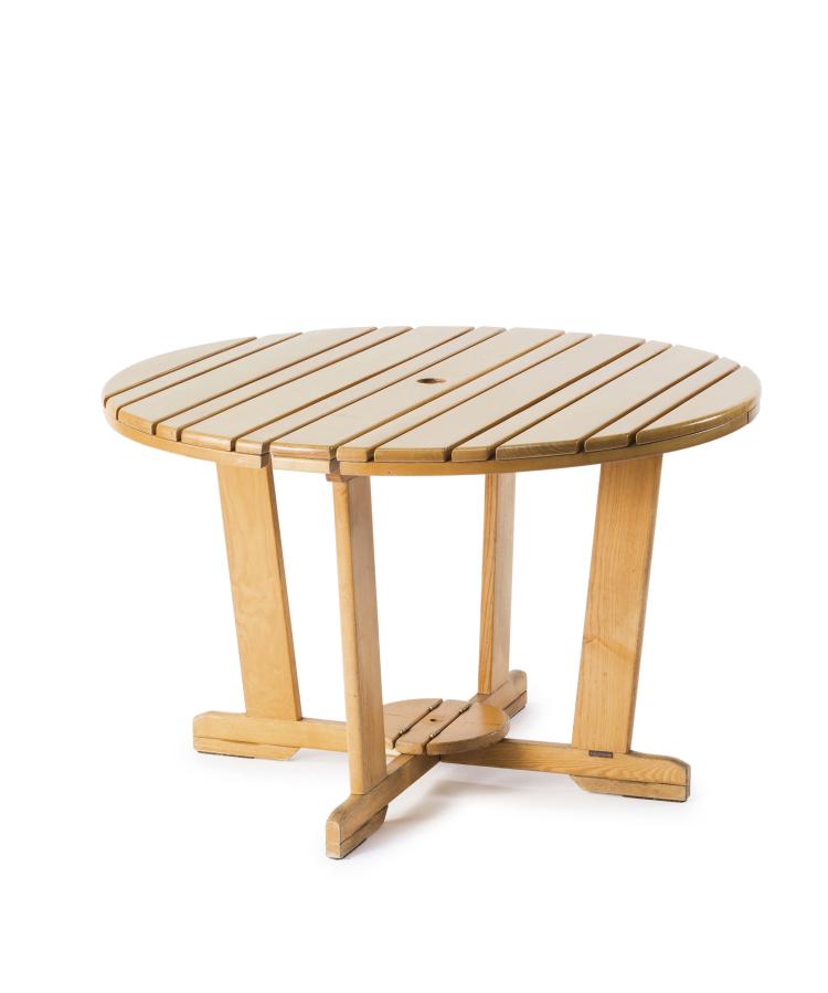 Hauptbild zu Objekt, Gartentisch und vier Garten-Armlehnst&uuml;hle, um 1955, Triconfort, Frankreich, 128B 322