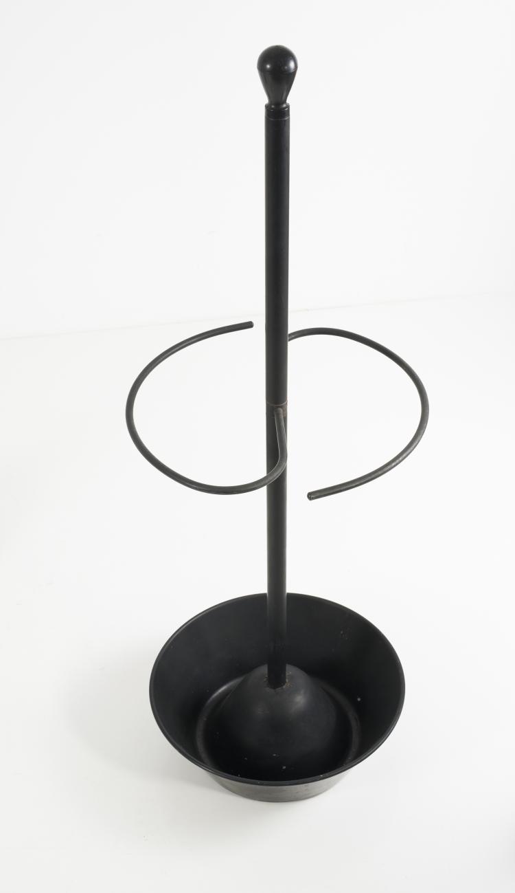 Bild 6 zu Objekt, F&uuml;nf Garderoben, Stumme Diener und Schirmst&auml;nder 'Servietto', 'Servopluvio', 'Servotutto', 'Servomanto' und 'Servonotte' um 1974-87, Achille Castiglioni, Zanotta, Nova Milanese, 128B 569