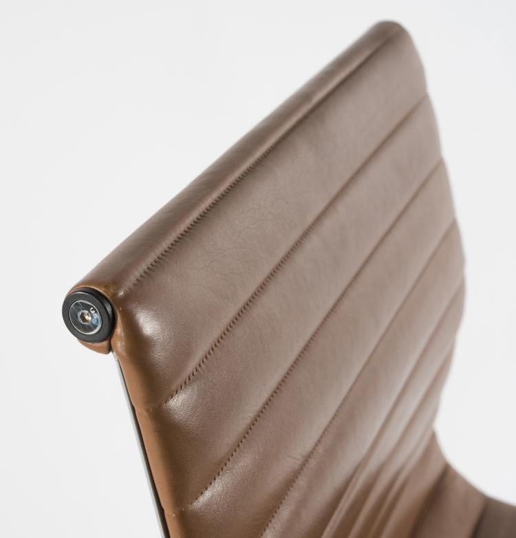 Bild 2 zu Objekt, Vier St&uuml;hle aus der 'Aluminium Group'-Serie, 1958, ICF, Cadsana, 128B 343