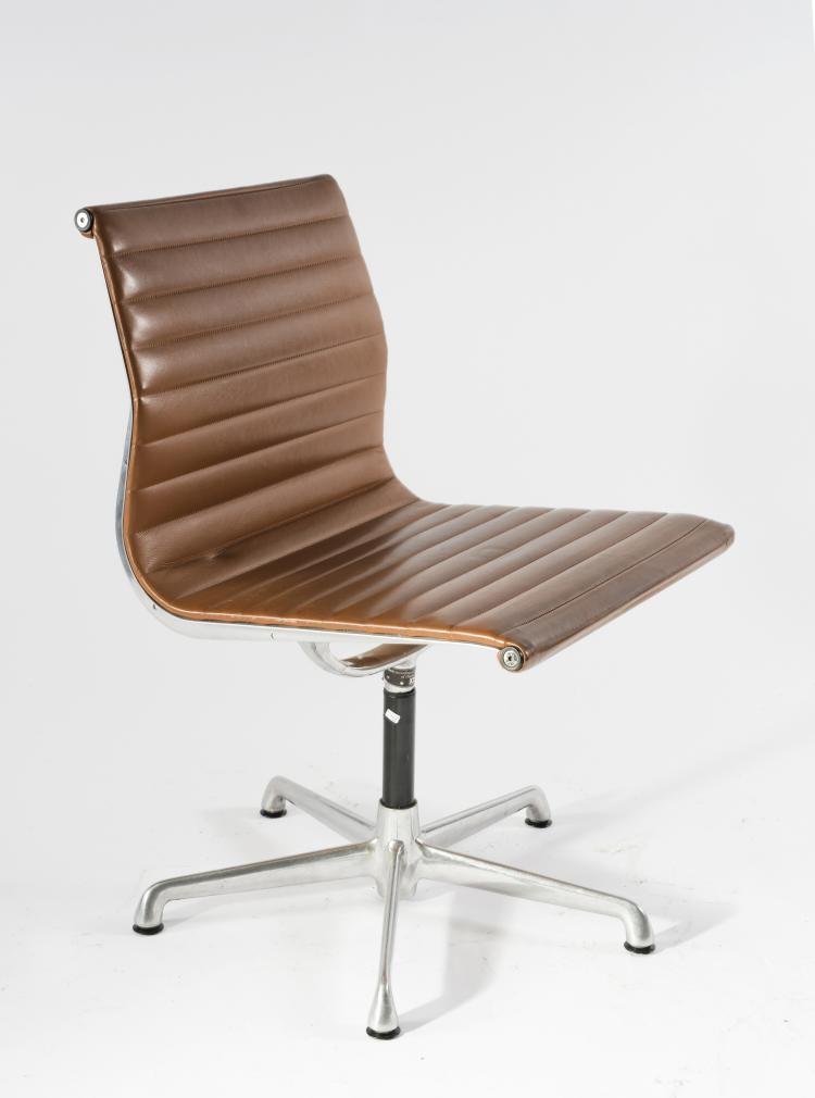 Bild 3 zu Objekt, Vier St&uuml;hle aus der 'Aluminium Group'-Serie, 1958, ICF, Cadsana, 128B 343