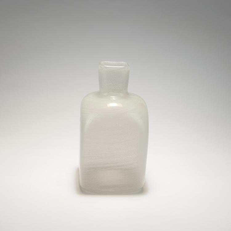 Bild 1 zu Objekt, Bottle-shaped 'Mezza filigrana' vase, 1934, Carlo Scarpa, Venini & C., Murano, 128C 626