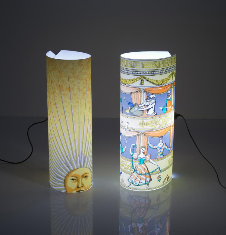 Bild 2 zu Objekt, Zwei Bodenleuchten 'Sole' und 'Teatro', 1990er Jahre, Barnaba Fornasetti, Antonangeli Illuminazione, Paderno Dugnano/ Mailand, 128B 384