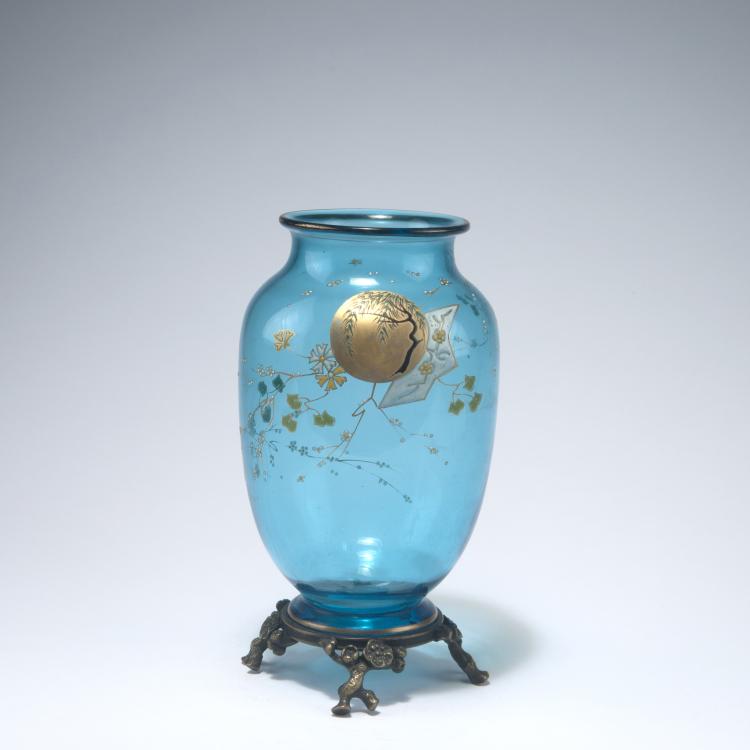 Bild 1 zu Objekt, 'Clair de Lune' vase with bronze base, 1878-84, Baccarat, Cristallerie de, 129 2